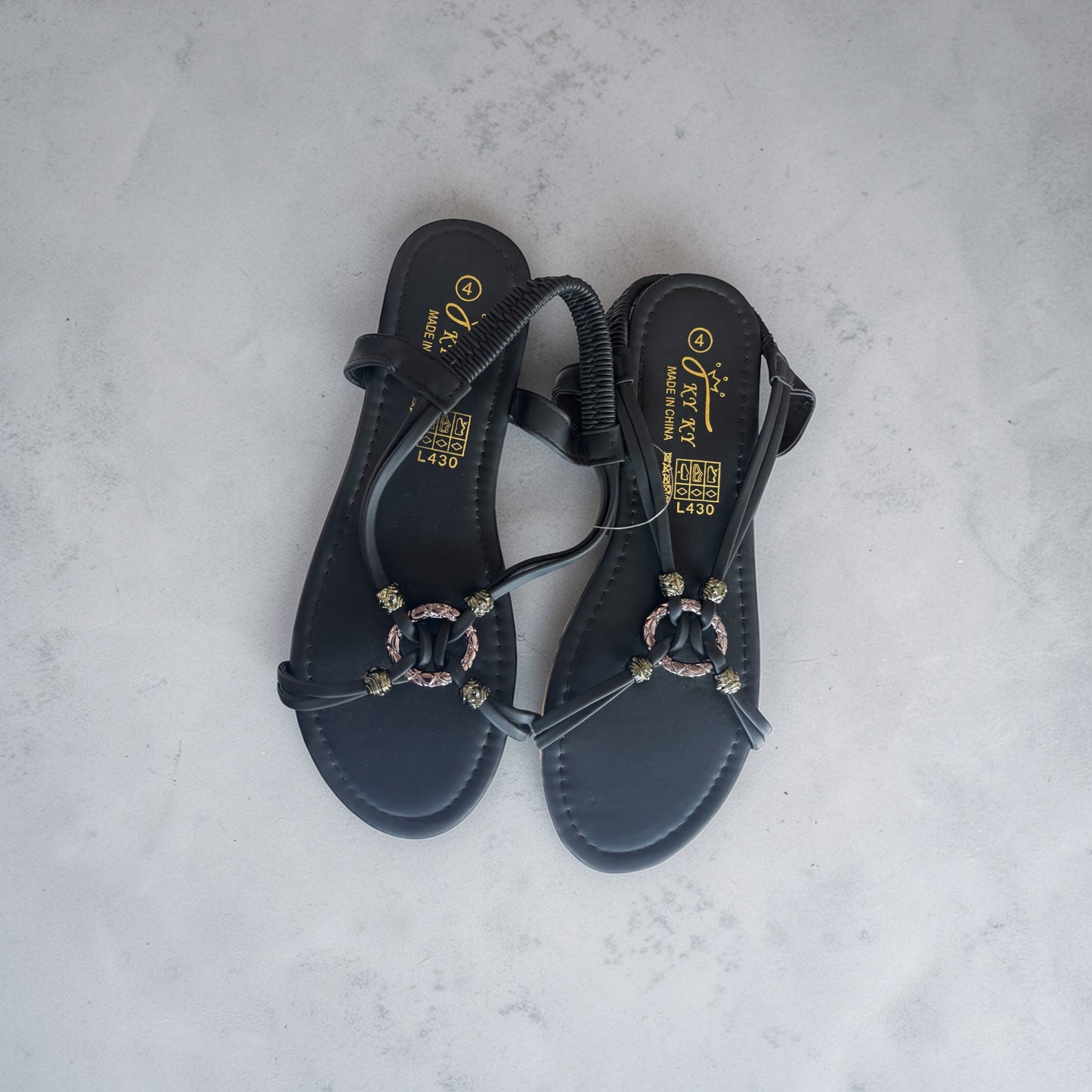 Women strings sandals